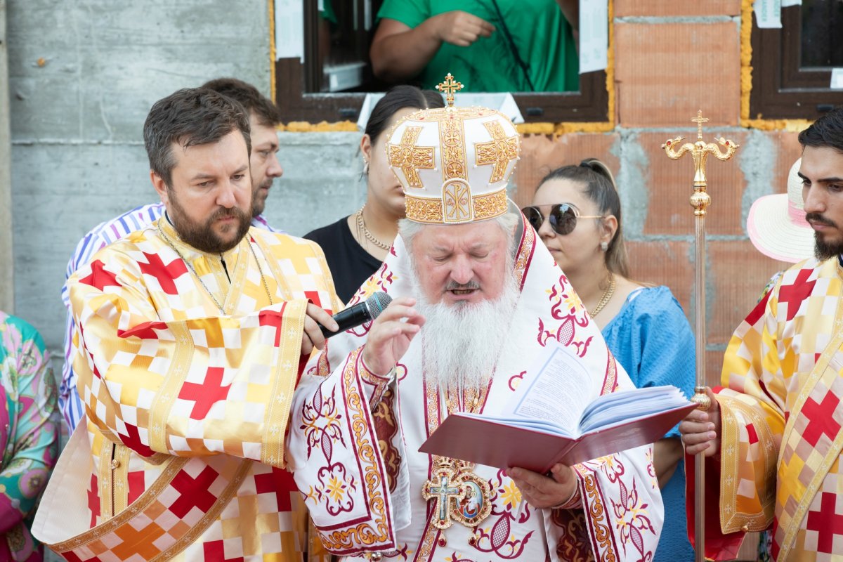 Binecuvântarea lucrărilor unui lăcaș de închinare bucureștean 218994