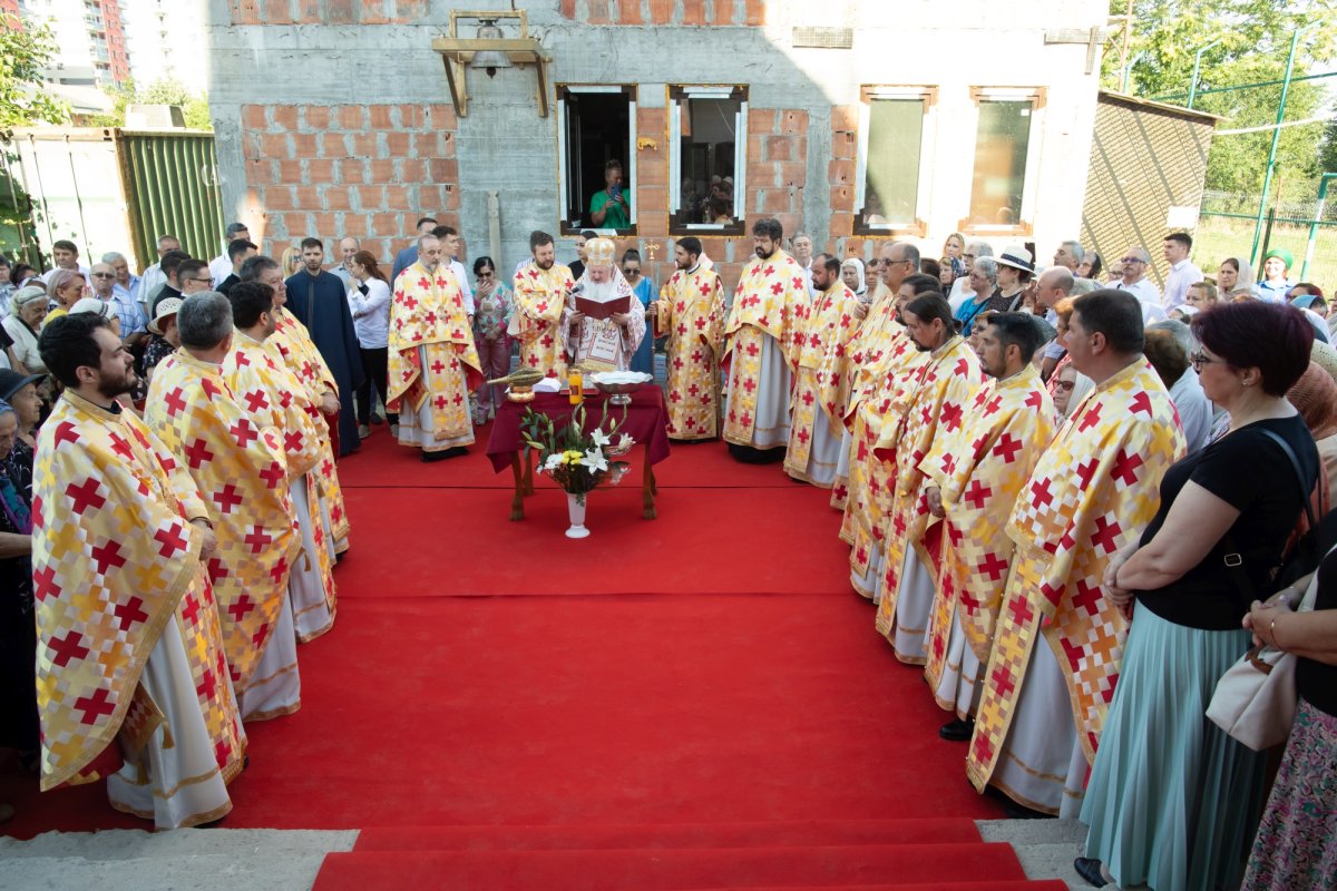 Binecuvântarea lucrărilor unui lăcaș de închinare bucureștean 218995