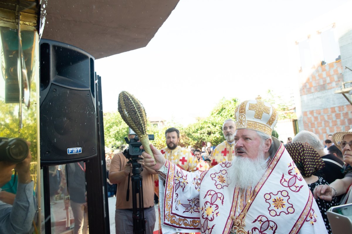 Binecuvântarea lucrărilor unui lăcaș de închinare bucureștean 218997