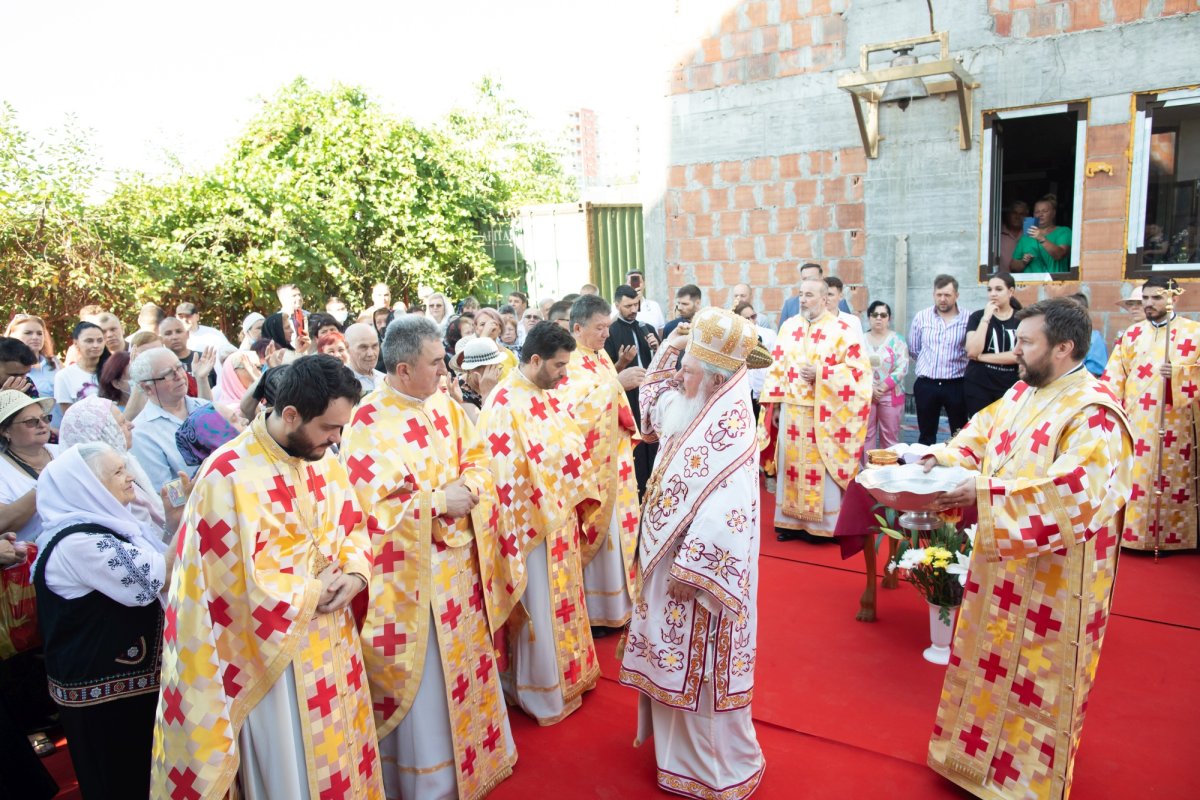 Binecuvântarea lucrărilor unui lăcaș de închinare bucureștean 218998