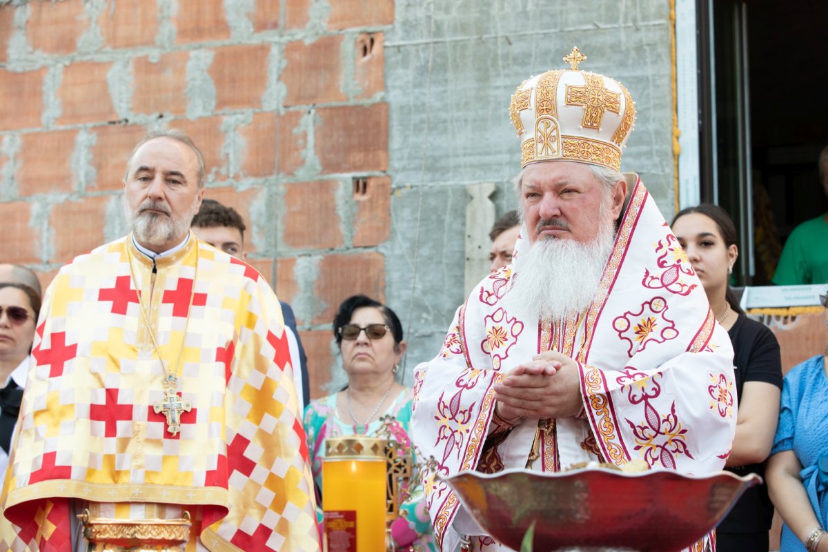 Binecuvântarea lucrărilor unui lăcaș de închinare bucureștean 218999