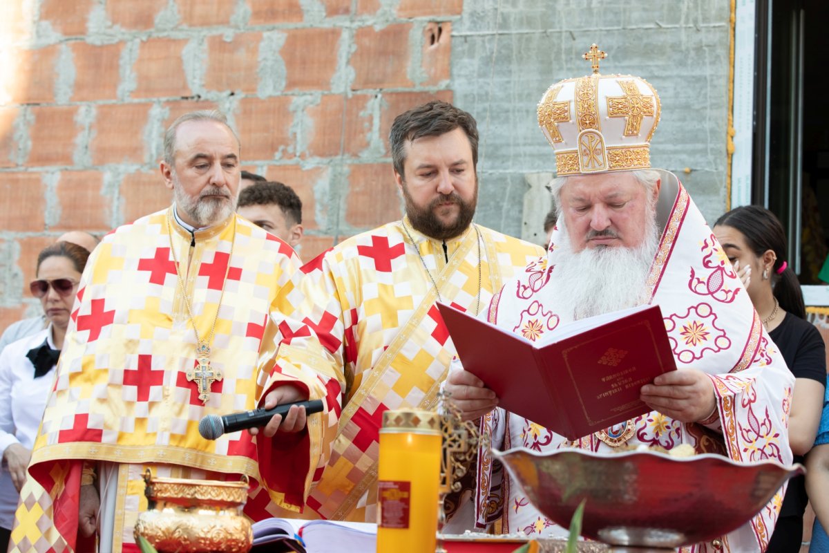 Binecuvântarea lucrărilor unui lăcaș de închinare bucureștean 219000