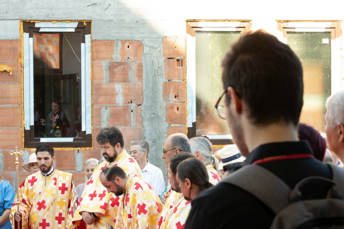 Binecuvântarea lucrărilor unui lăcaș de închinare bucureștean 219005