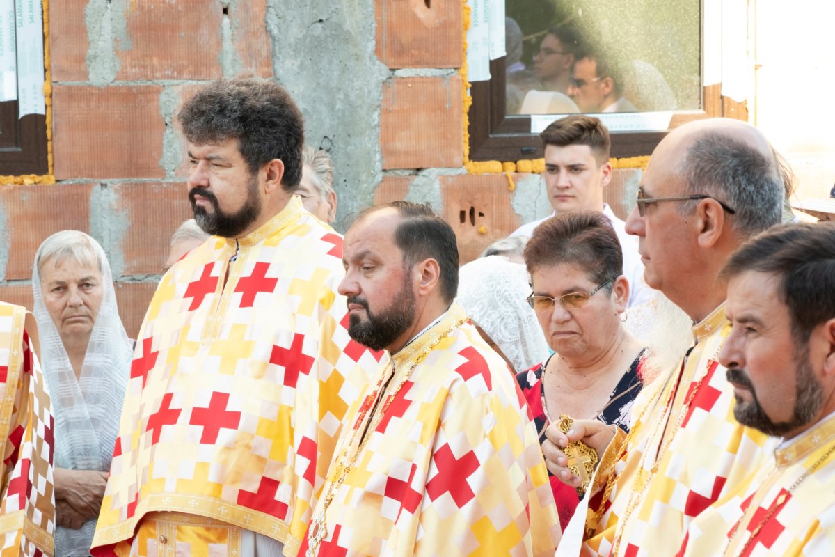 Binecuvântarea lucrărilor unui lăcaș de închinare bucureștean 219006