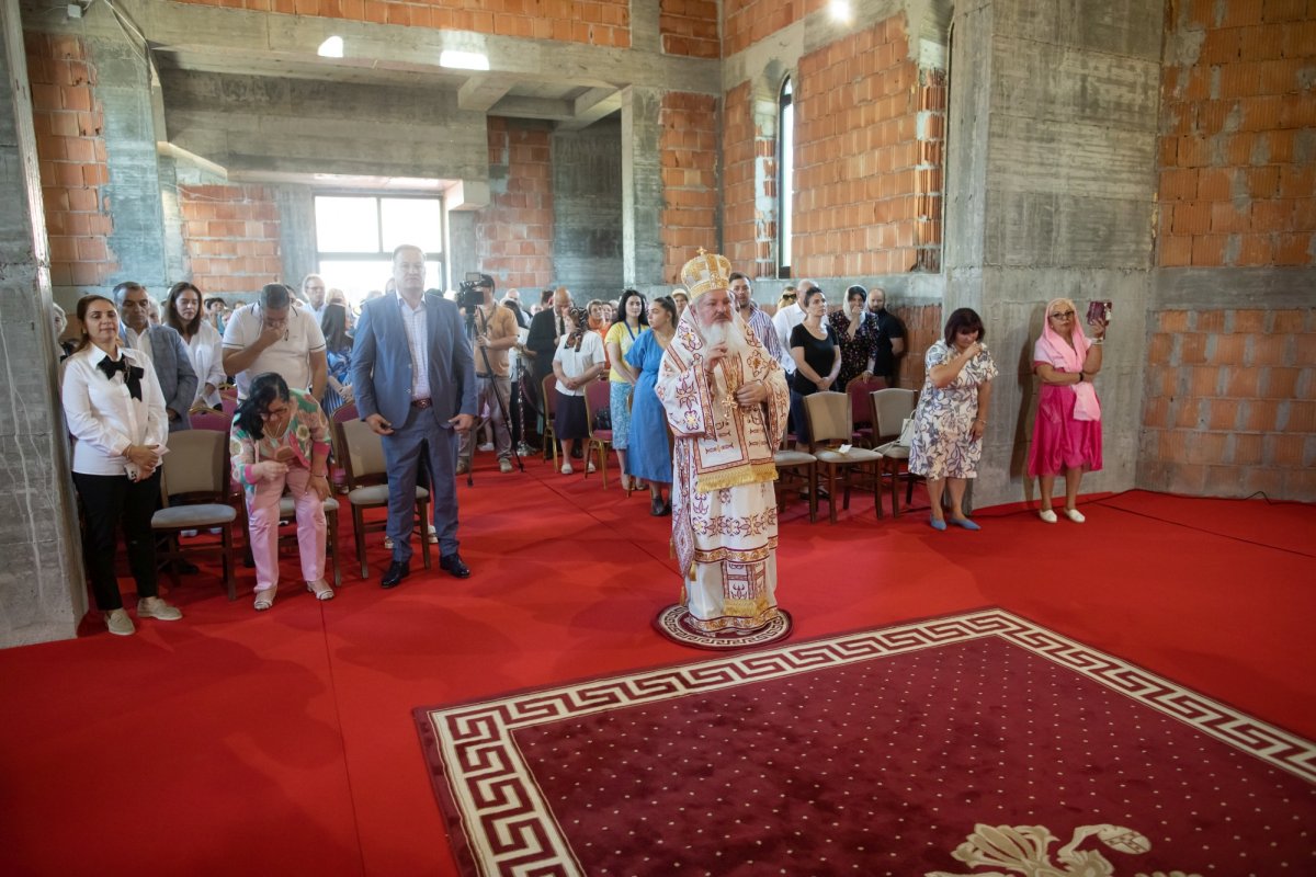 Binecuvântarea lucrărilor unui lăcaș de închinare bucureștean 219017