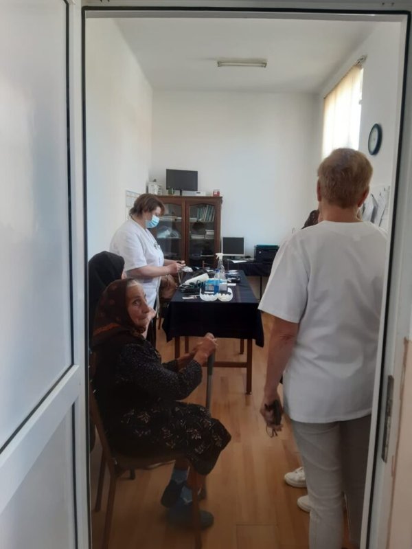 Campania „Sănătate pentru sate” a ajuns în localitatea Armeni, judeţul Sibiu 218938