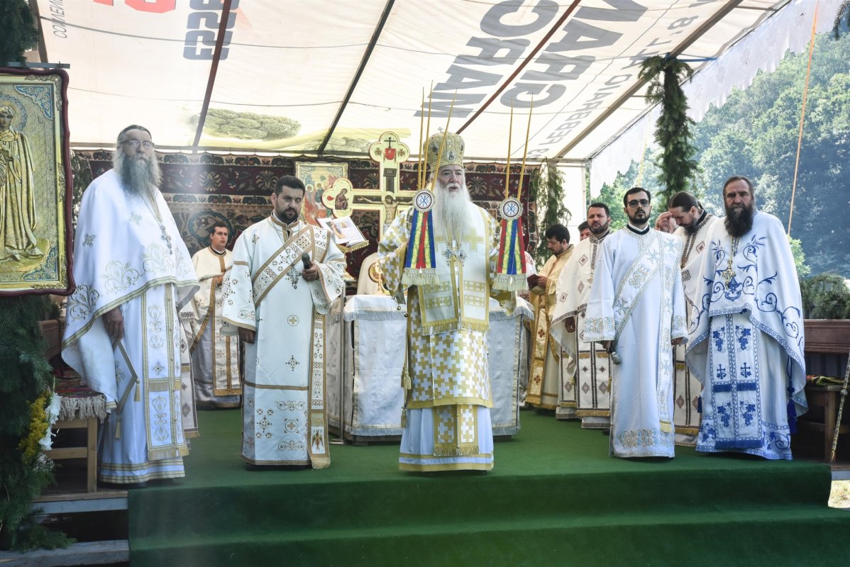 Zi de sărbătoare la Mănăstirea Vodița 218962