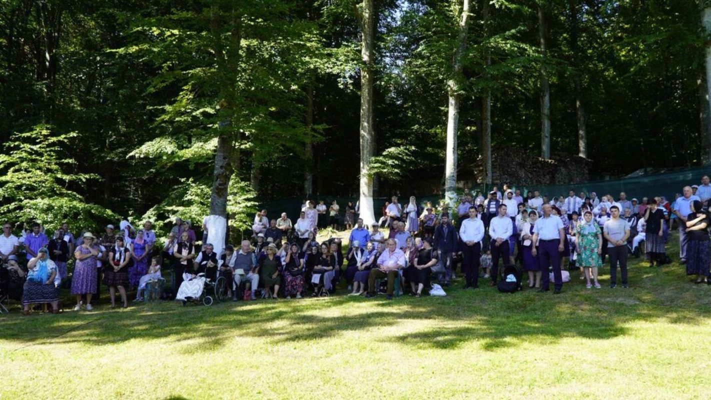 Binecuvântare arhierească la mănăstirea din Cârţişoara, judeţul Sibiu 219081