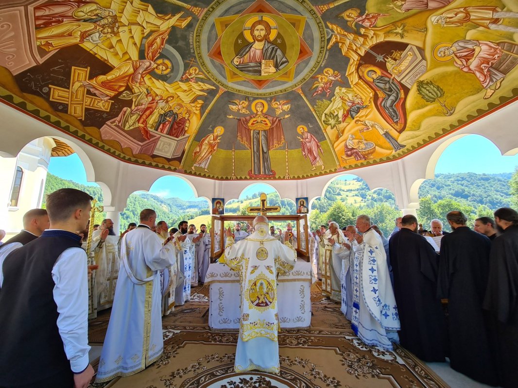 Sărbătoare la Mănăstirea Rebra‑Parva, din Ţara Năsăudului 219096