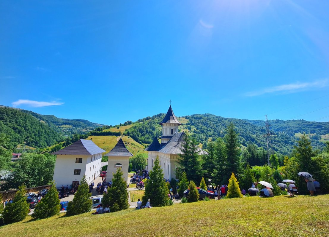 Sărbătoare la Mănăstirea Rebra‑Parva, din Ţara Năsăudului 219099