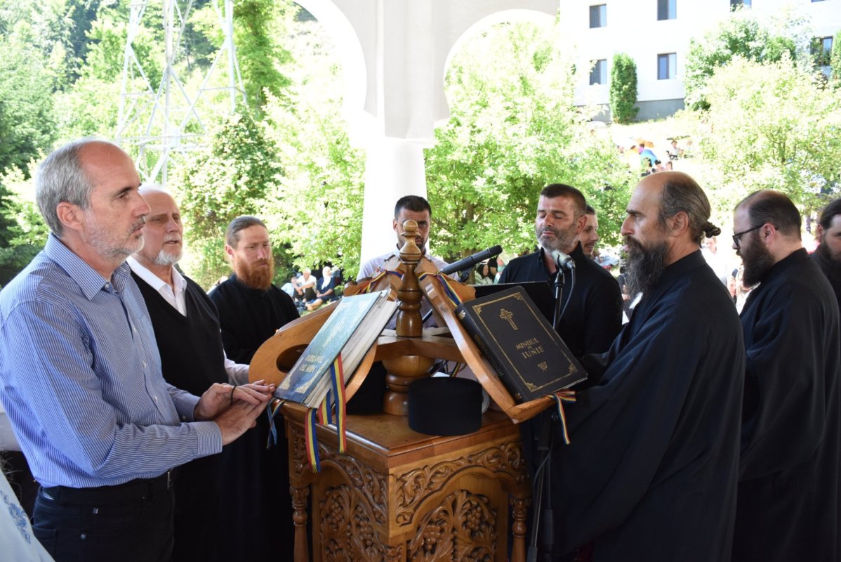 Sărbătoare la Mănăstirea Rebra‑Parva, din Ţara Năsăudului 219102