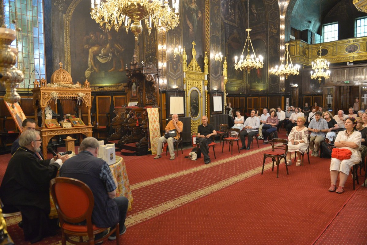 Două noi volume apărute la Editura BASILICA, lansate la o biserică din Capitală 219227