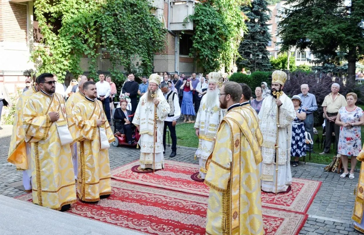 Sărbătorirea ocrotitorilor Devei şi ai Catedralei Episcopale 219189