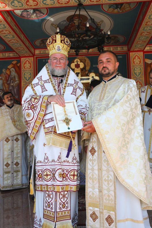 Slujire arhierească la Şindreşti, Maramureş 219202