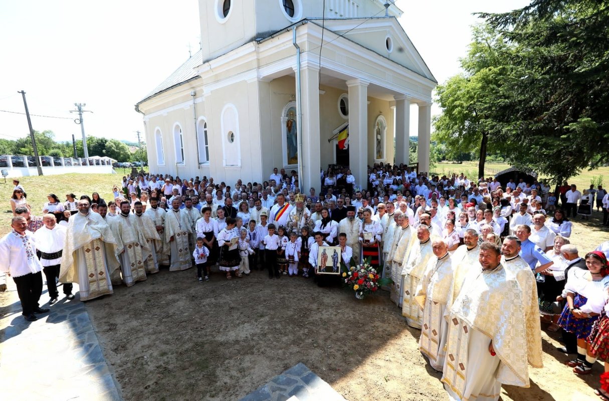 Slujire arhierească la Şindreşti, Maramureş 219205