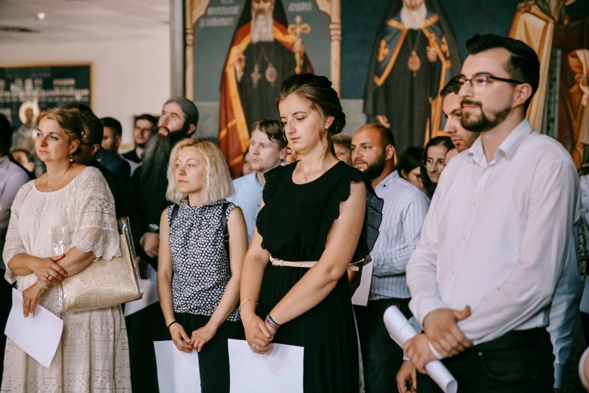 Absolvenții Facultății de Teologie Ortodoxă din Cluj‑Napoca au depus jurământul de credință 219332