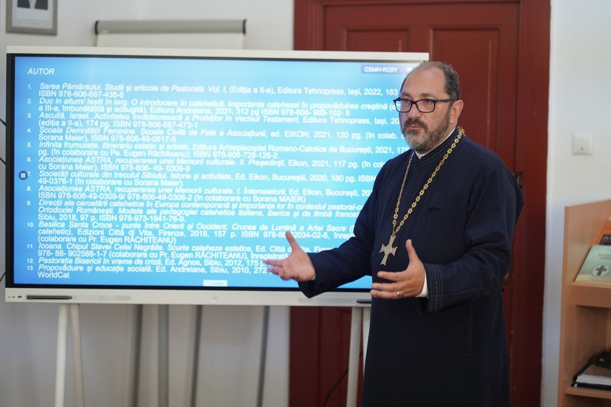 Concurs pentru ocuparea posturilor la Facultatea de Teologie din Sibiu 219363