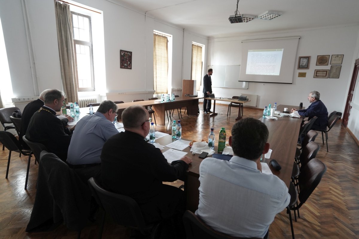 Concurs pentru ocuparea posturilor la Facultatea de Teologie din Sibiu 219369