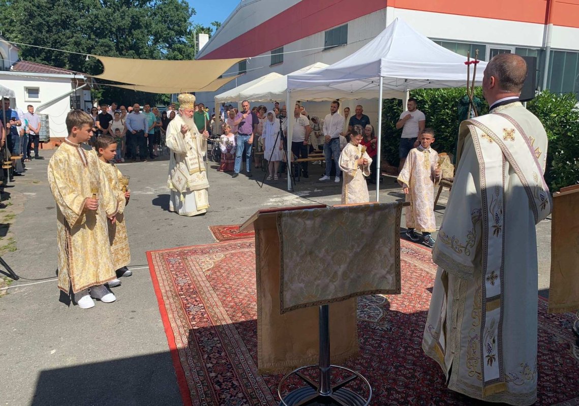 Slujire arhierească în comunitatea românească din Offenbach am Main, Germania 219336