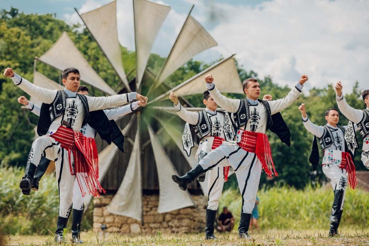 ASTRA multicultural 219455