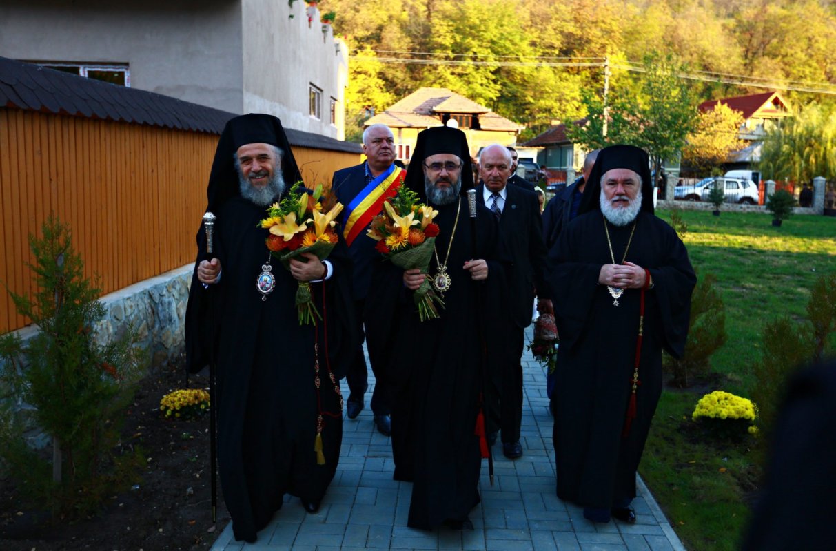 Biserica din Lopătari, ca un luminiș cosmic al sufletului 219502