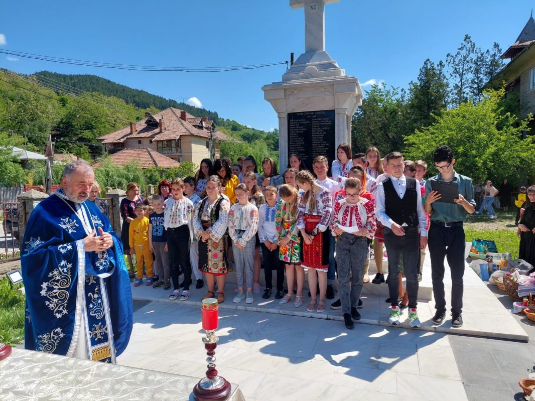 Biserica din Lopătari, ca un luminiș cosmic al sufletului 219511