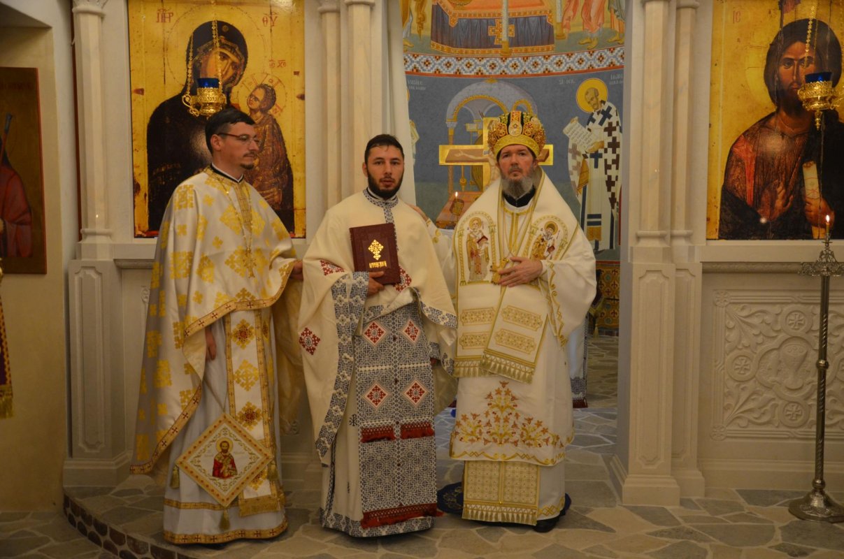 Sfântul Ierarh Ioan de Shanghai și San Francisco prăznuit la Oradea 219478
