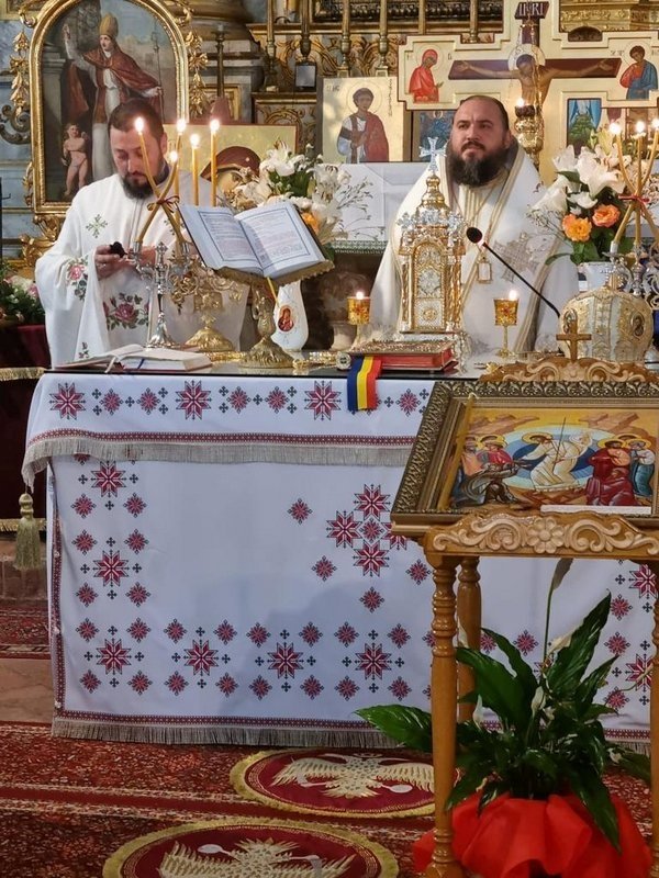 Slujire ahierească la parohia românească din Siena, Italia 219471
