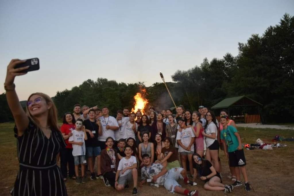 30 de copii și tineri au participat la Tabăra din Inima Familiei 219603