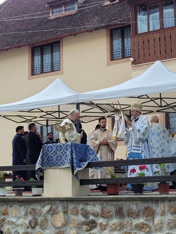 Binecuvântare arhierească la Sibiel, județul Sibiu 219997