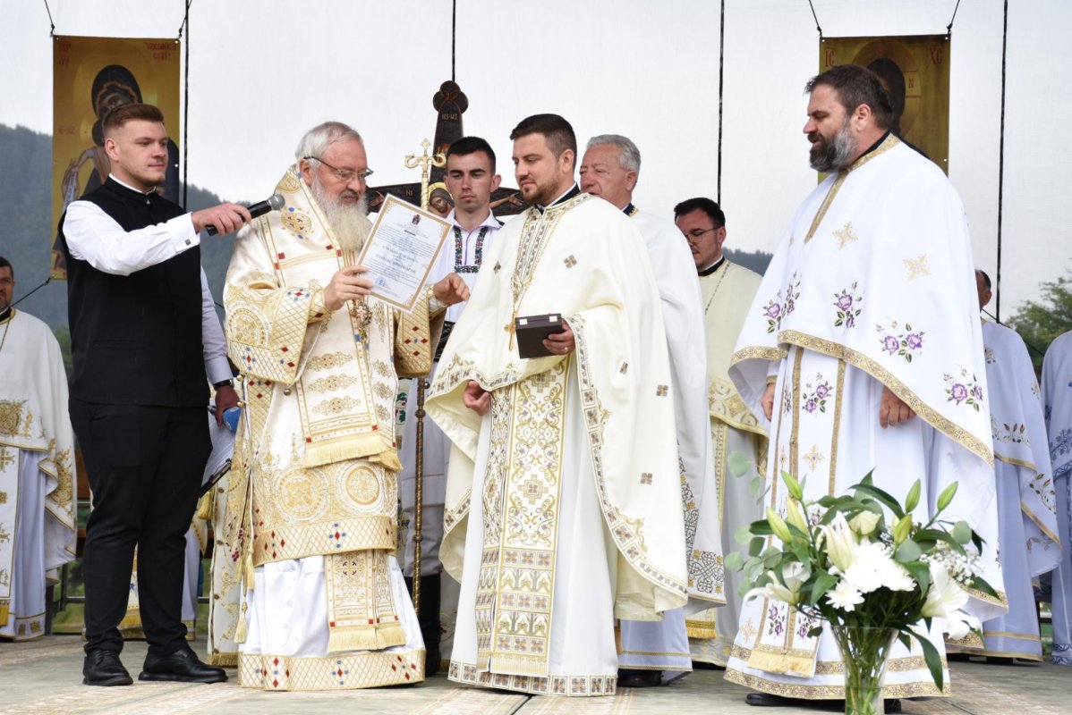 Biserica din Cormaia, Bistriţa‑Năsăud, a fost târnosită 219991