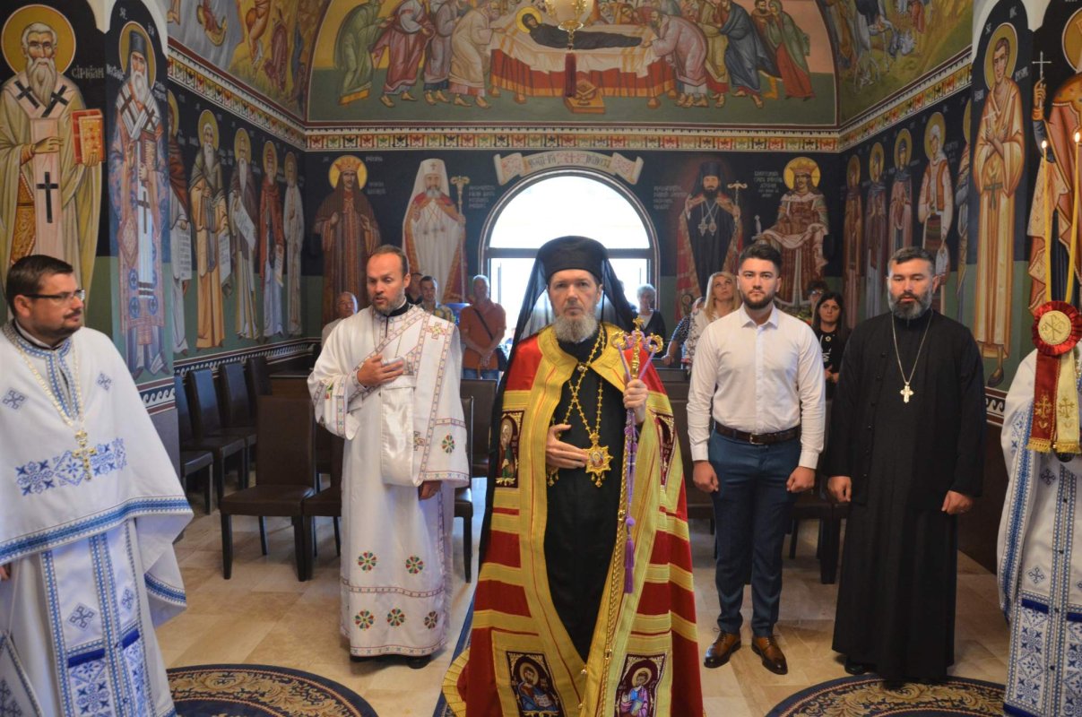 Liturghie arhierească la Altarul de vară al Parohiei Băile Felix 220145