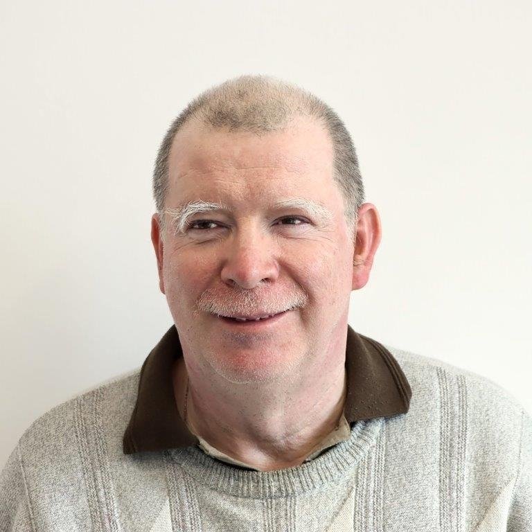 Debut editorial „sub paza lui Dumnezeu, Drăguțul” 220279