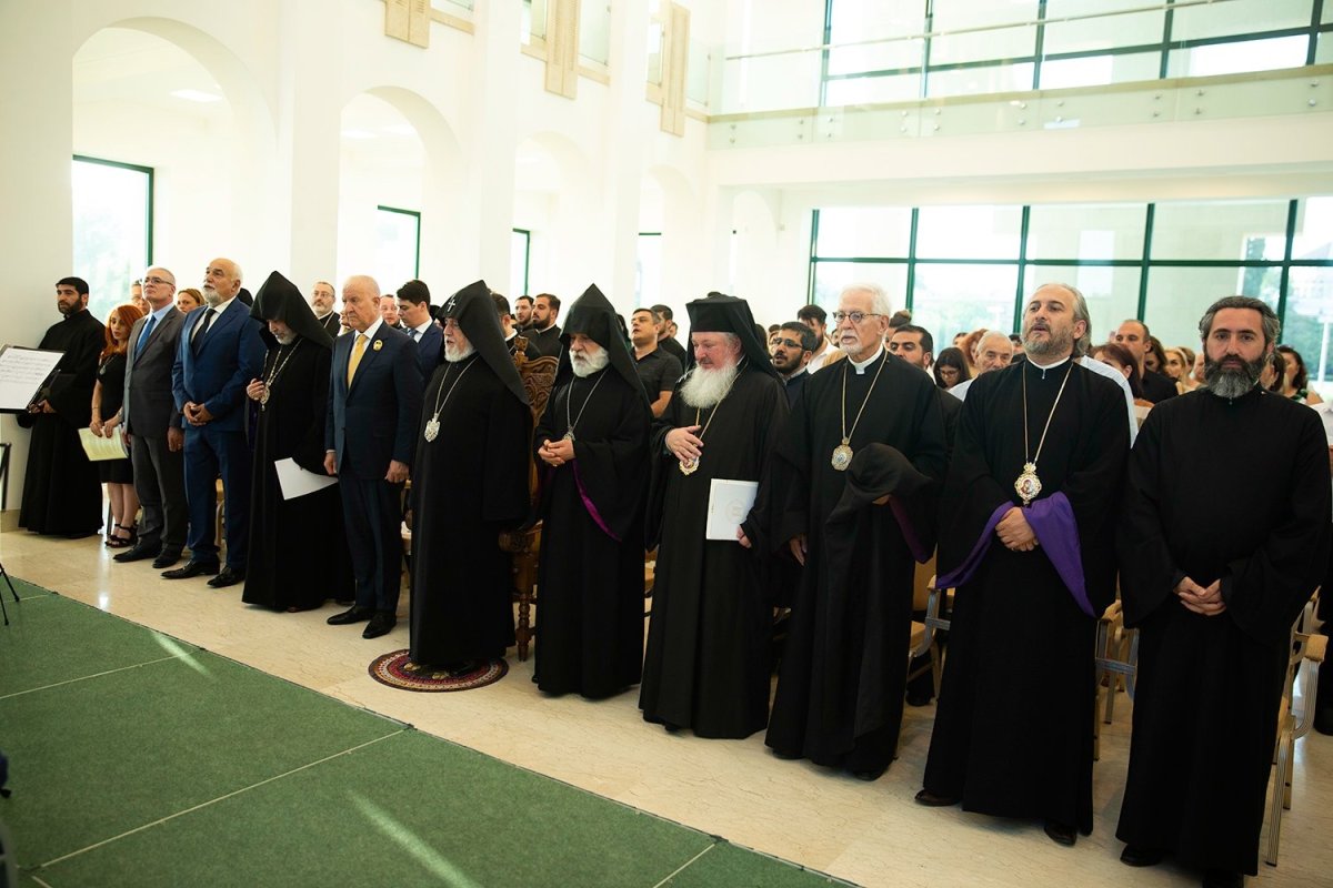 Bunele relații dintre români și armeni evidențiate la Ecimiadzin 220408