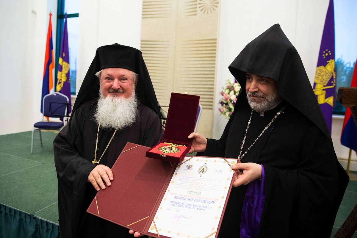 Bunele relații dintre români și armeni evidențiate la Ecimiadzin 220410