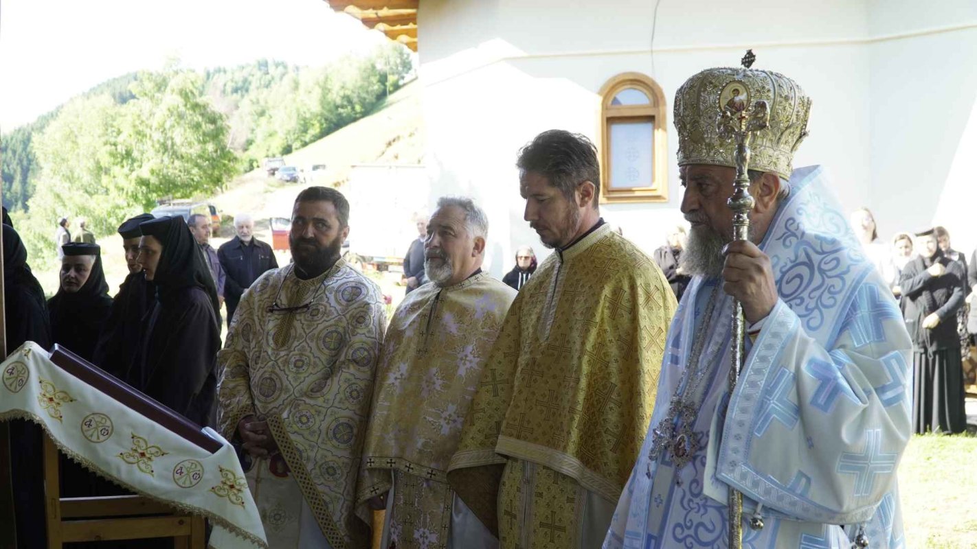 Slujire arhierească la hramul mănăstirii de la Măgura‑Jina, Sibiu 220390