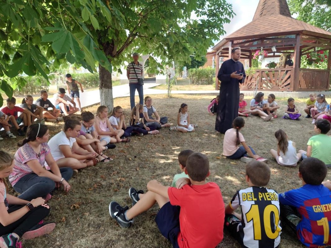 Școală de vară în parohia nemțeană Bozienii de Jos 220547