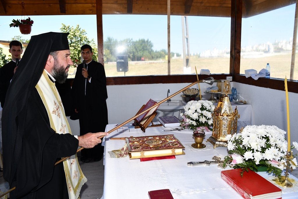 Înnoirea unei biserici din Clisura Dunării 220778