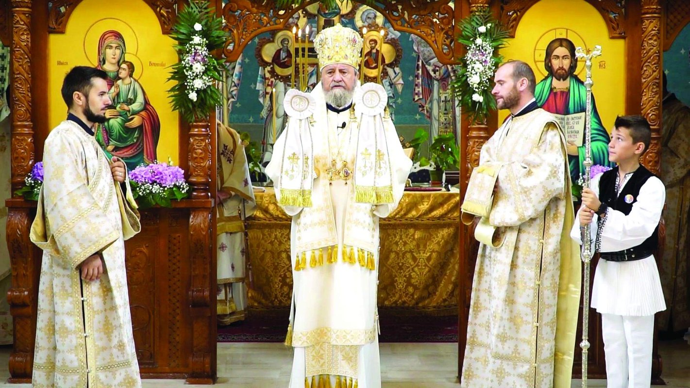 Pictura Bisericii „Sfinţii Arhangheli” din Tălmaciu, judeţul Sibiu, a fost sfinţită 220796