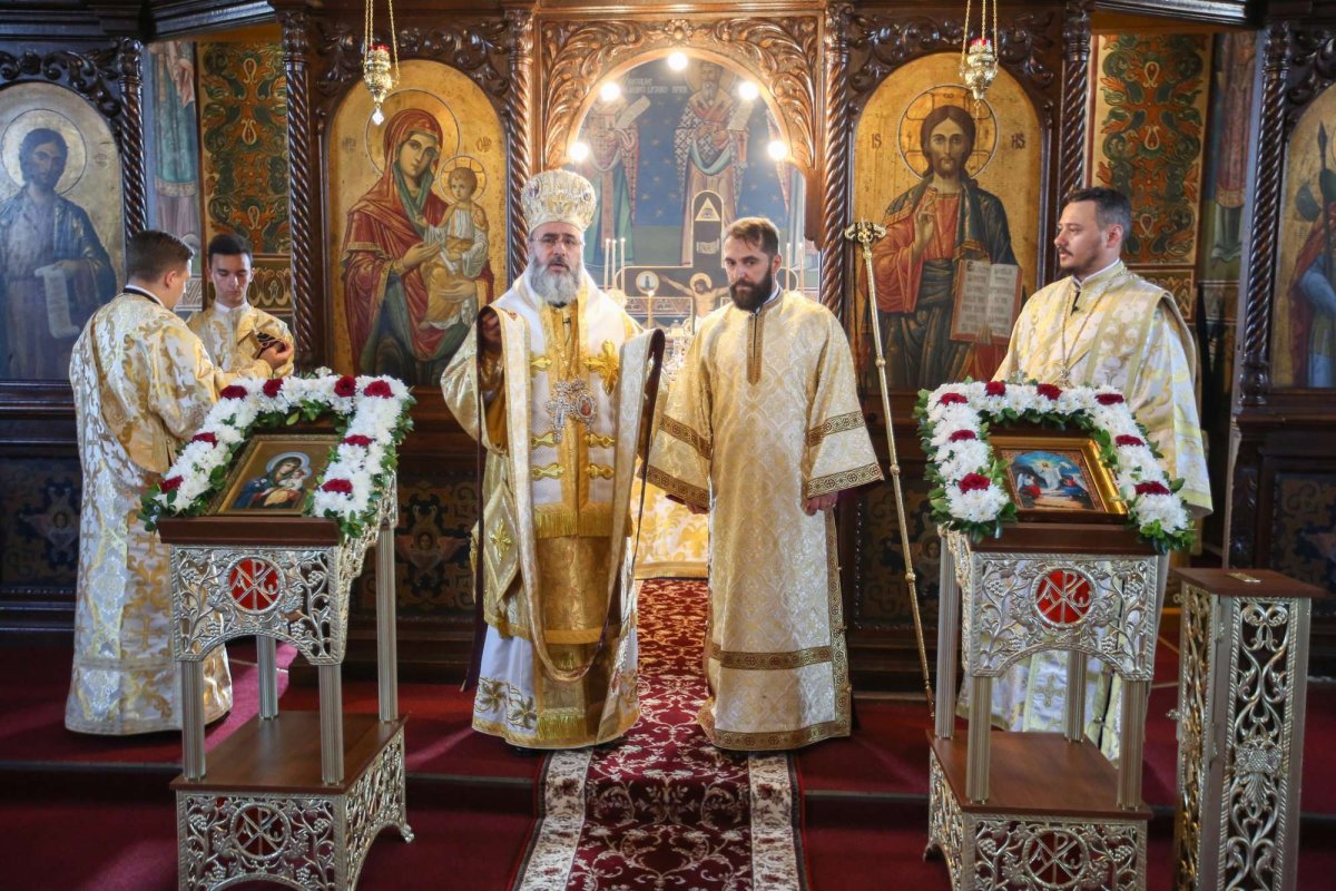 Rugăciune și comuniune în parohia buzoiană Ulmeni 220836