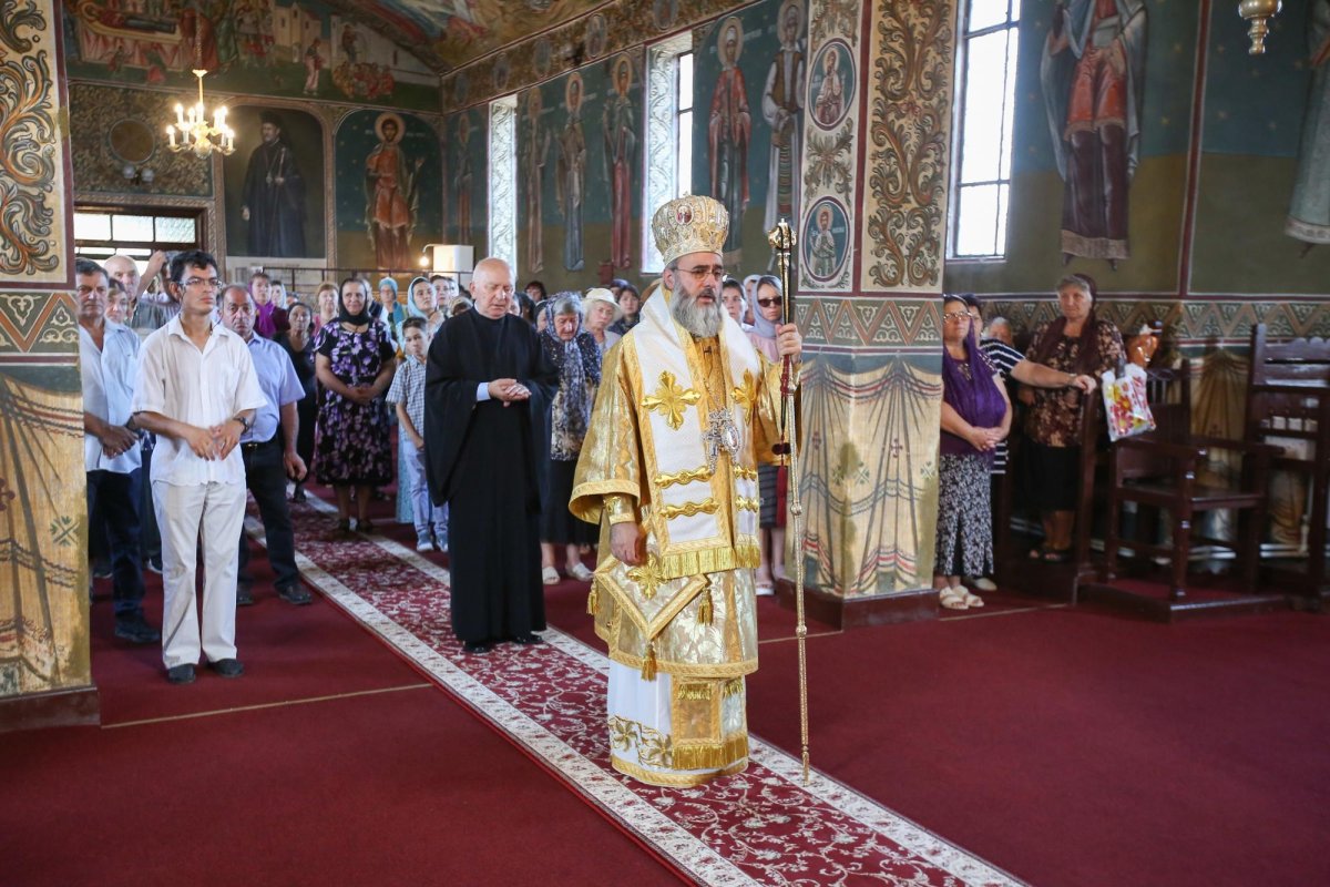 Rugăciune și comuniune în parohia buzoiană Ulmeni 220837