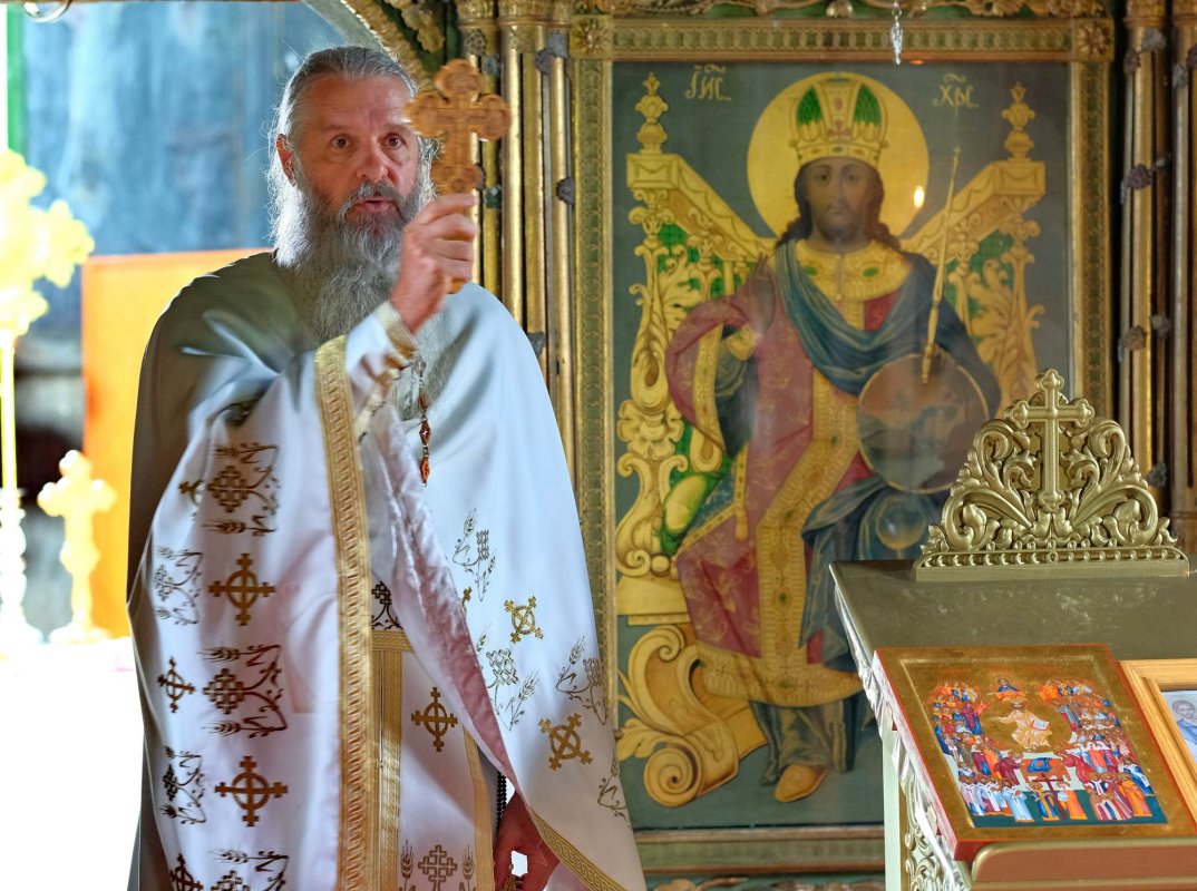 A trăi în duhul Sfântului Vasile de la Poiana Mărului 220818