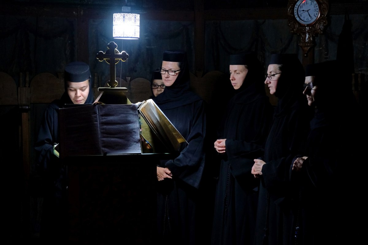 A trăi în duhul Sfântului Vasile de la Poiana Mărului 220821