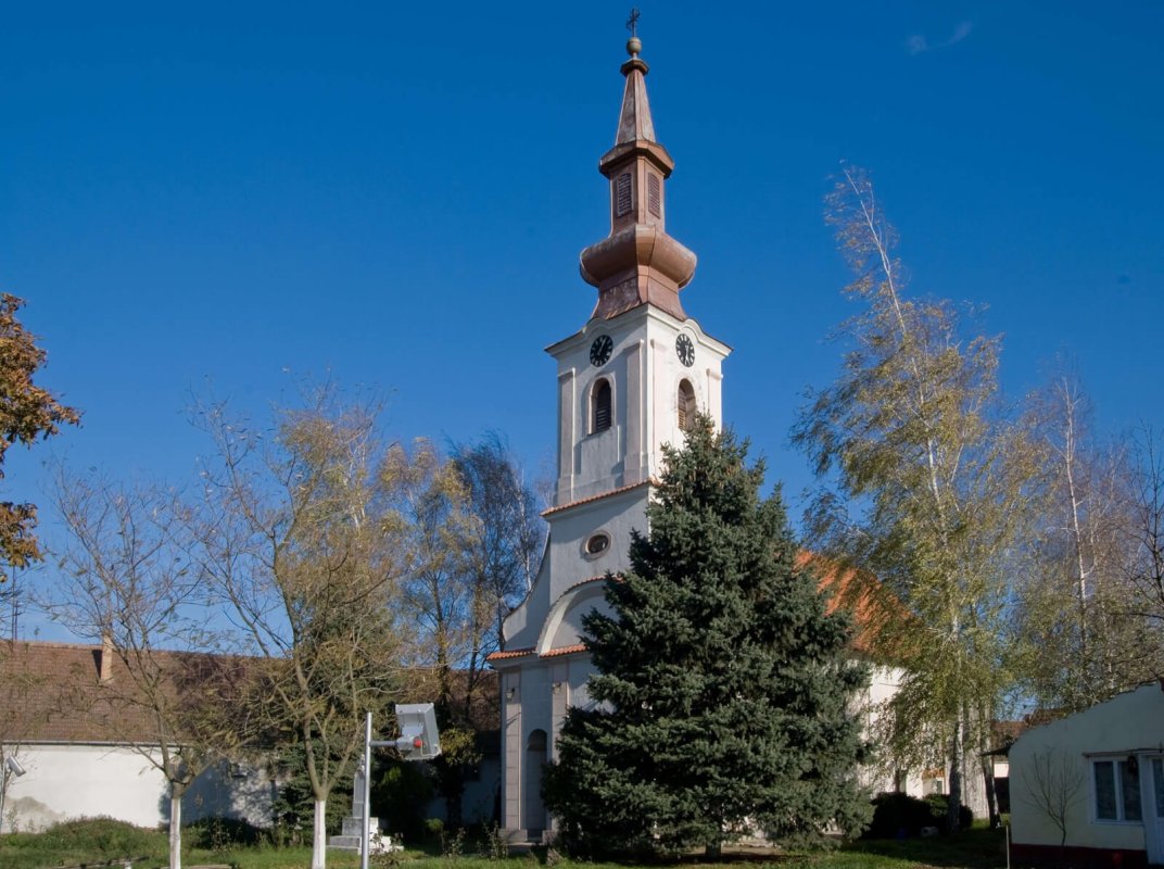 Ordinul „Meritul Cultural” pentru  Parohia Ortodoxă Română din Grebenaţ, Serbia 221015