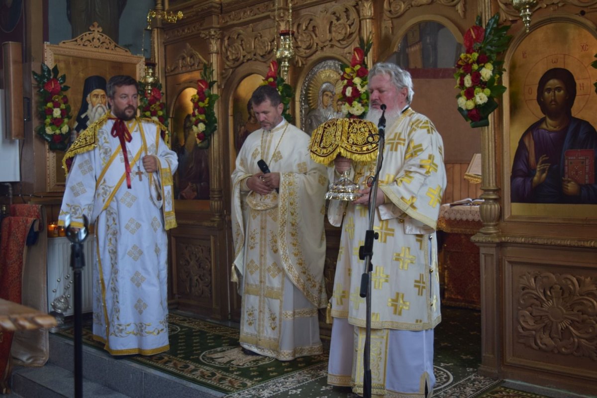 Înnoire și binecuvântare la parohia prahoveană Gorgota 221063