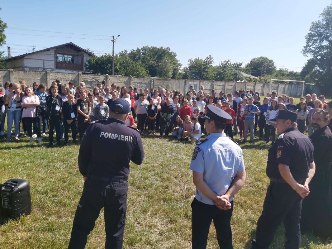 Instructaj privind situațiile de urgență la parohia botoșăneană Avrămeni 221039