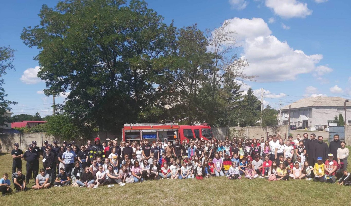 Instructaj privind situațiile de urgență la parohia botoșăneană Avrămeni 221040