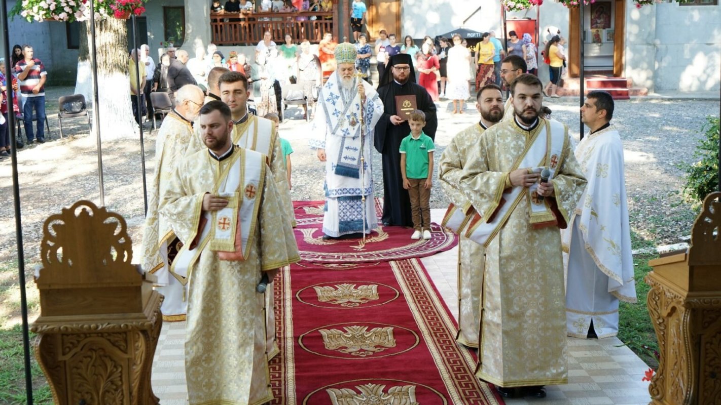 Rugăciuni pentru ploaie la Mănăstirea Frățilești, județul Ialomița 221054