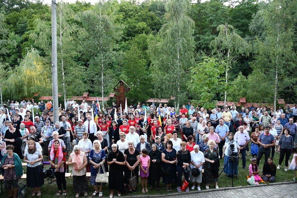 Zile de rugăciune și bucurie la Mănăstirea Vasiova din Caraș‑Severin 221068