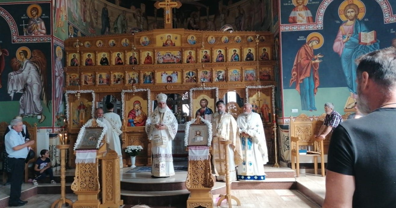 Slujire arhierească pe valea Oituzului 221171